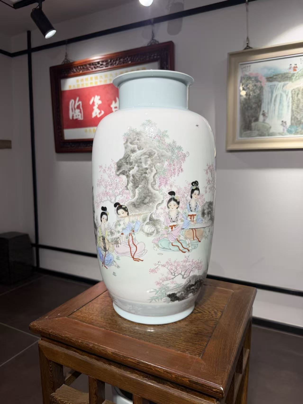 2030943151826452480.jpg 2030943151826452480.jpg